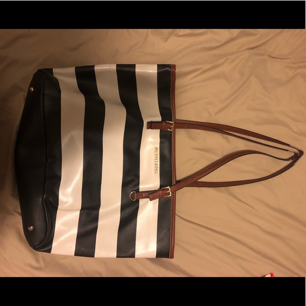 Michael Kors bucket bag
